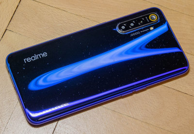 realme XT: средний формат больше не нужен?