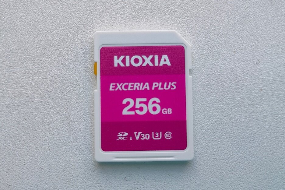 Kioxia Exceria Plus SDXC UHS-I 256 Гбайт: в помощь режиссеру, фотографу и кинооператору